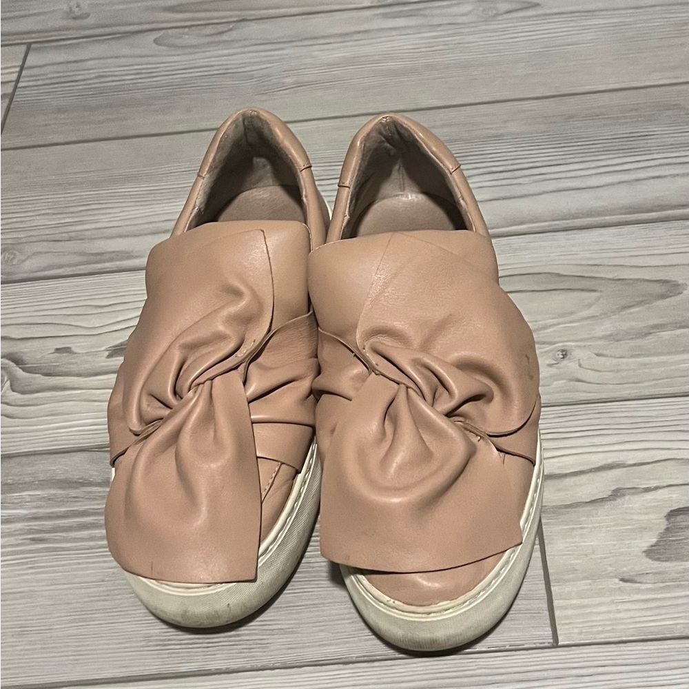 Women's Rose Pink Slip-On Shoes w Bow twist detail